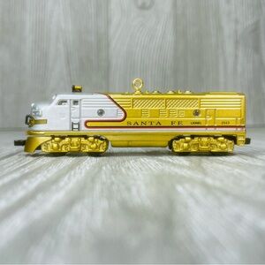 Lionel hallmark Santa Fe F3a diesel locomotive train die cast Christmas ornament